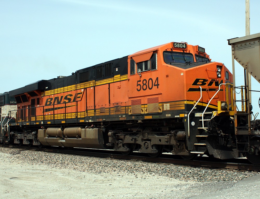 BNSF 5804